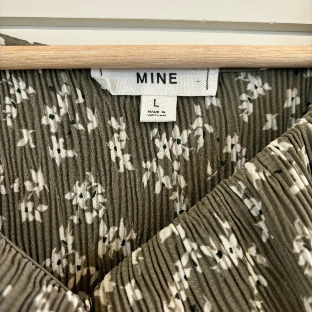 MINE Floral Top - Picture 2 of 3